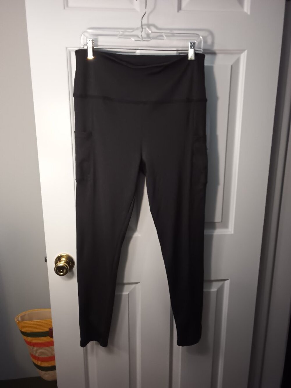 shosho Black High-Waist Pocket Leggings